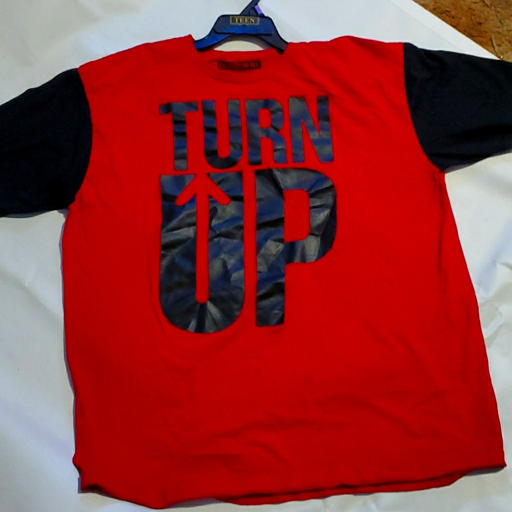 Tee shirt